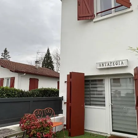 T1 Bis A Avec Terrasse, Proche Des Thermes, Pour 2 Personnes - Fr-1-495-94 Apartment *
