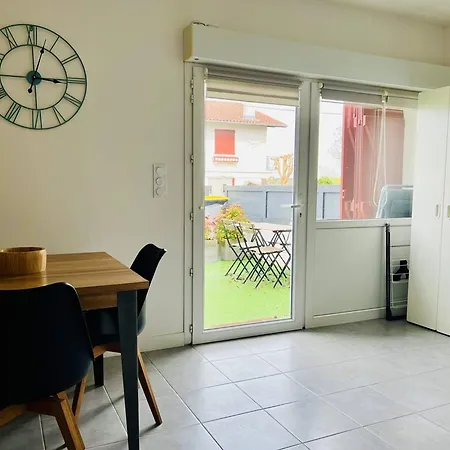 T1 Bis Avec Terrasse Et Acces Internet - Fr-1-495-94 * Cambo-les-Bains